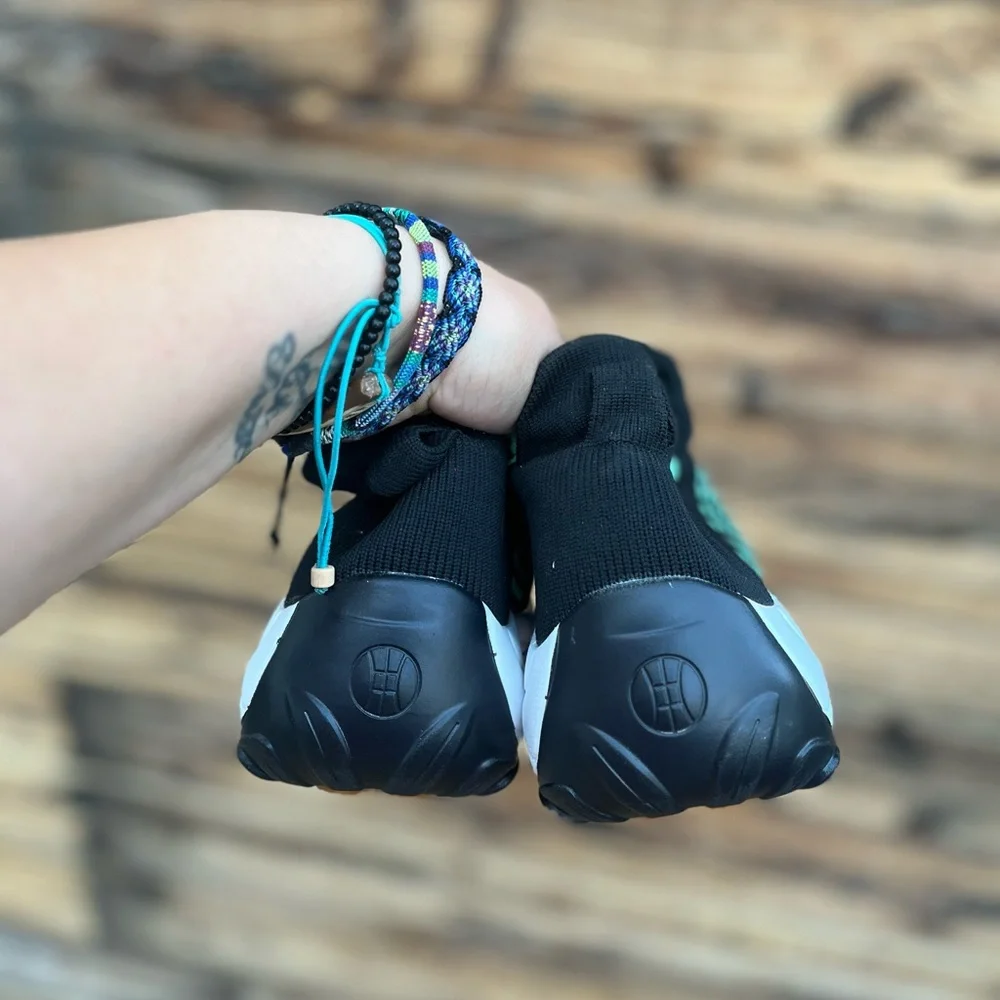 UNBRANDED | Black Mint Green Slip On Running Tennis Shoes 10